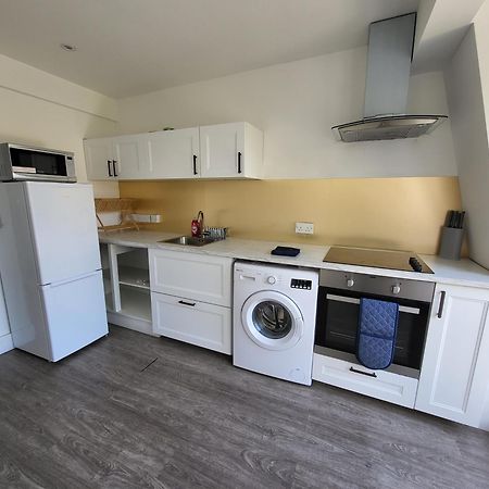 Private Room Near Central Ideal For City Explorers Londres Exterior foto